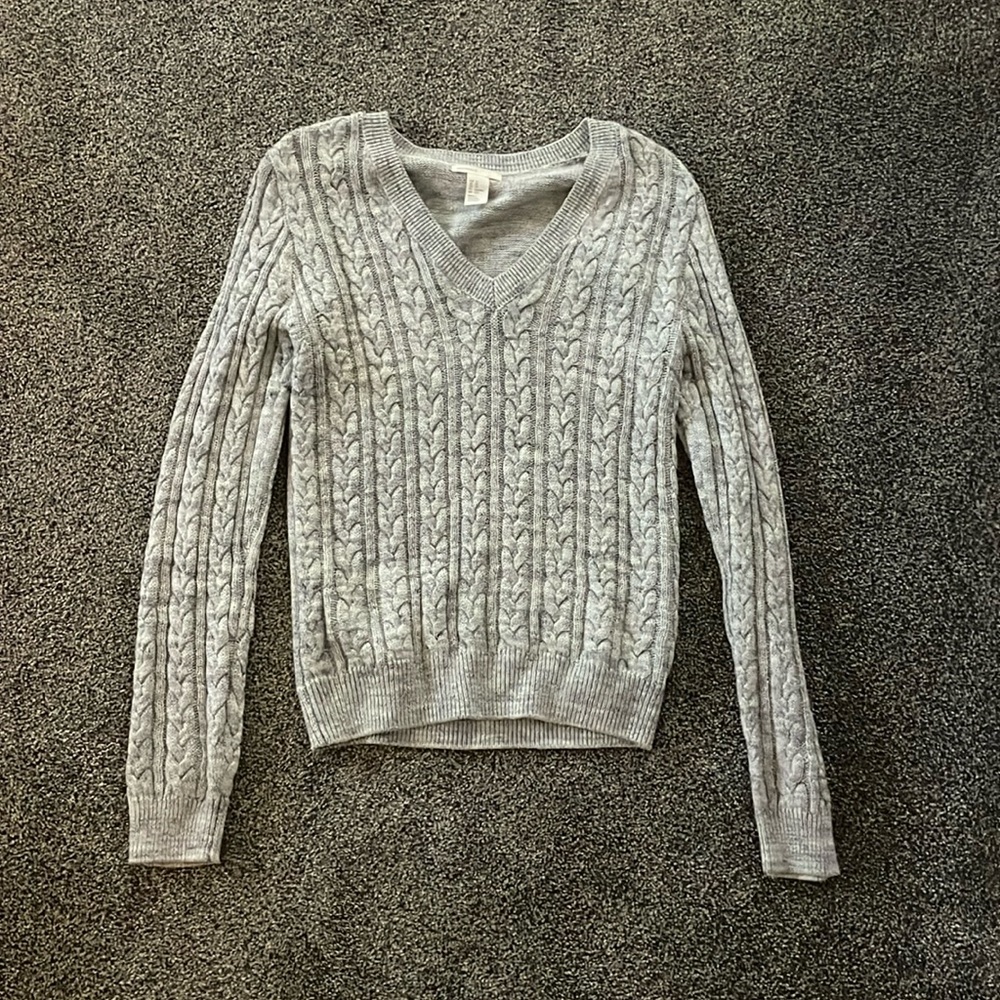 Comfy gray sweater with V-neck
